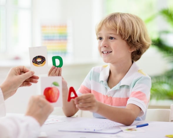 Phonics Programs for Struggling Readers